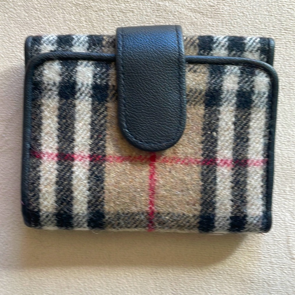 Small wool wallet
